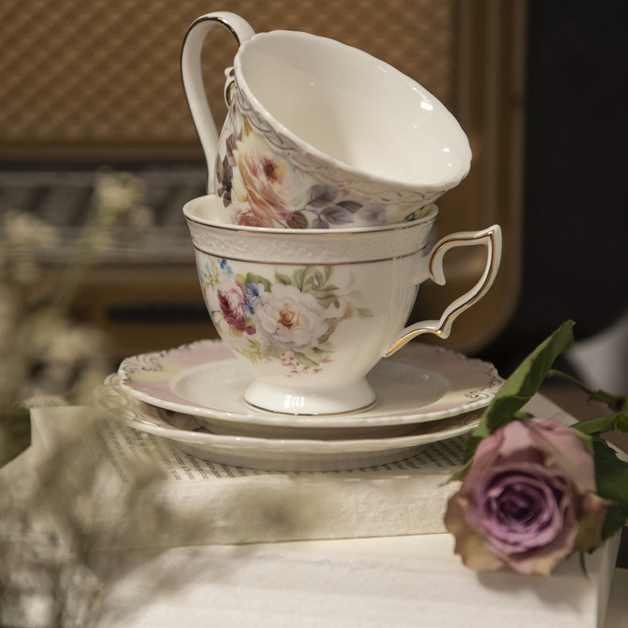 Vintage virágos pillangós masnis fehér porcelán csésze Clayre Eef