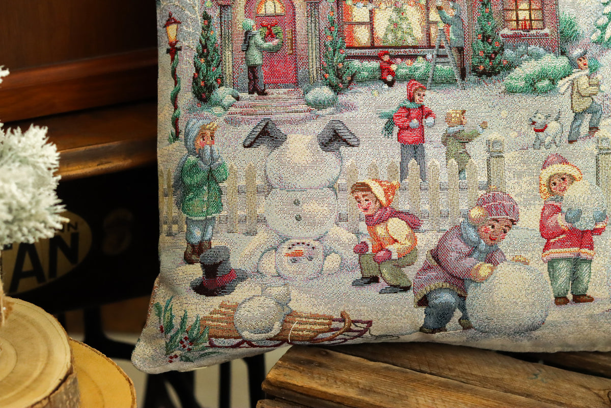 Karácsonyi díszpárnahuzat Winter kids hógolyózós, 45×45 cm – gobelin, ezüst lurexszel