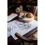 Karácsonyi kerek asztalterítő szarvas mintás Gentle Wilderness