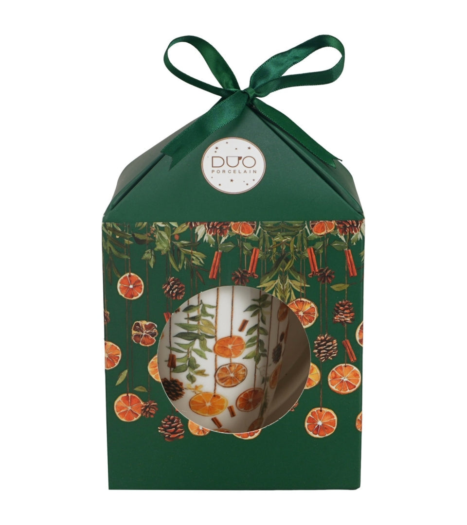 Téli gyümölcsös porcelán teásbögre tetővel és fémszűrővel 360 ml – Winter Fruits (díszdobozban)
