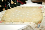 Karácsonyi asztalterítő – Angyalka a hóban minta, 96×100 cm, gobelin, arany lurex