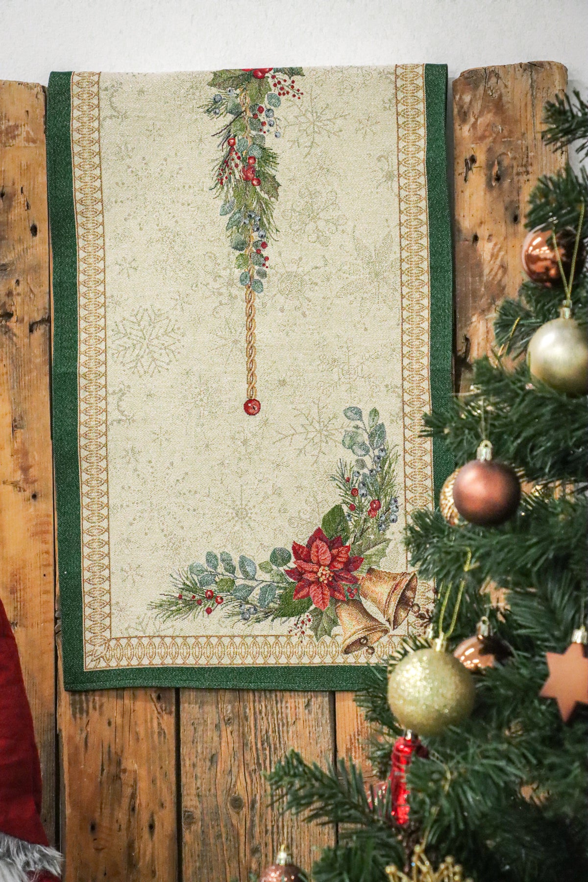 Karácsonyi asztali futó – Bells csengős, ünnepi mintás asztali futó, 44×140 cm, gobelin, arany lurex