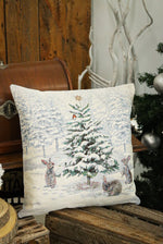 Karácsonyi díszpárnahuzat White forest nyuszik a hóban (zöld fenyős), 45×45 cm – gobelin, ezüst lurexszel