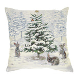 Karácsonyi díszpárnahuzat White forest nyuszik a hóban (zöld fenyős), 45×45 cm – gobelin, ezüst lurexszel