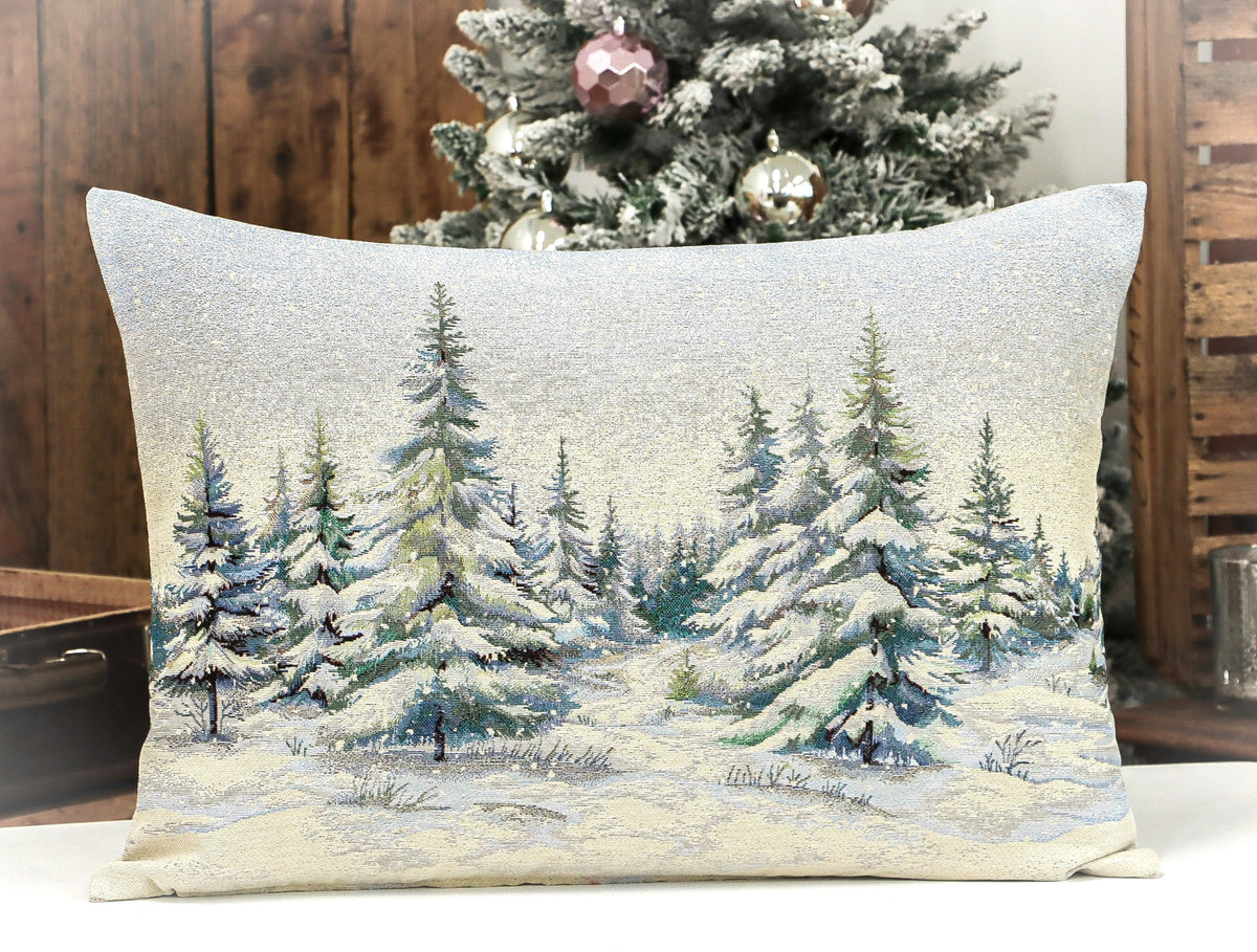Karácsonyi díszpárna Havas fenyőerdő, 50×70 cm – gobelin, ezüst lurexszel