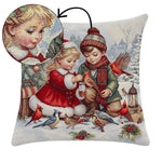 Karácsonyi díszpárnahuzat Gyerekek a hóban, 45×45 cm – gobelin, ezüst lurexszel