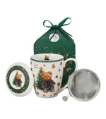Karácsonyi macis porcelán teásbögre tetővel és fémszűrővel 360 ml – Teddy Noel (díszdobozban)